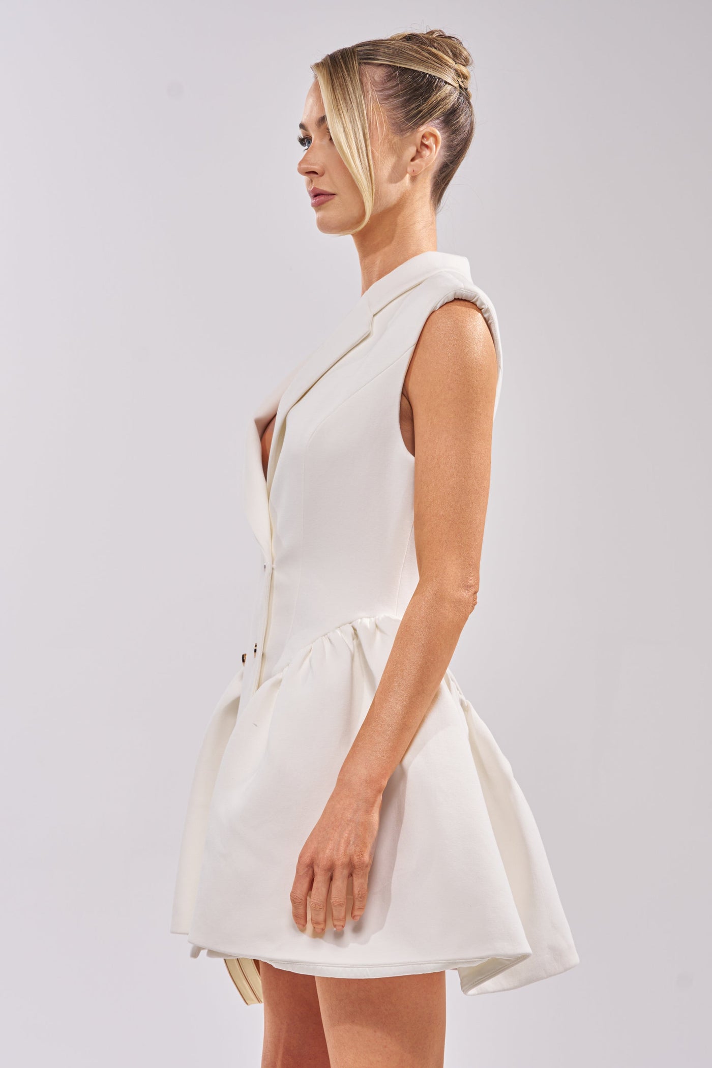 REPRESENTING ME SLEEVELESS BLAZER DRESS IN WHITE